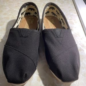 Black TOMS Flats 7.5
